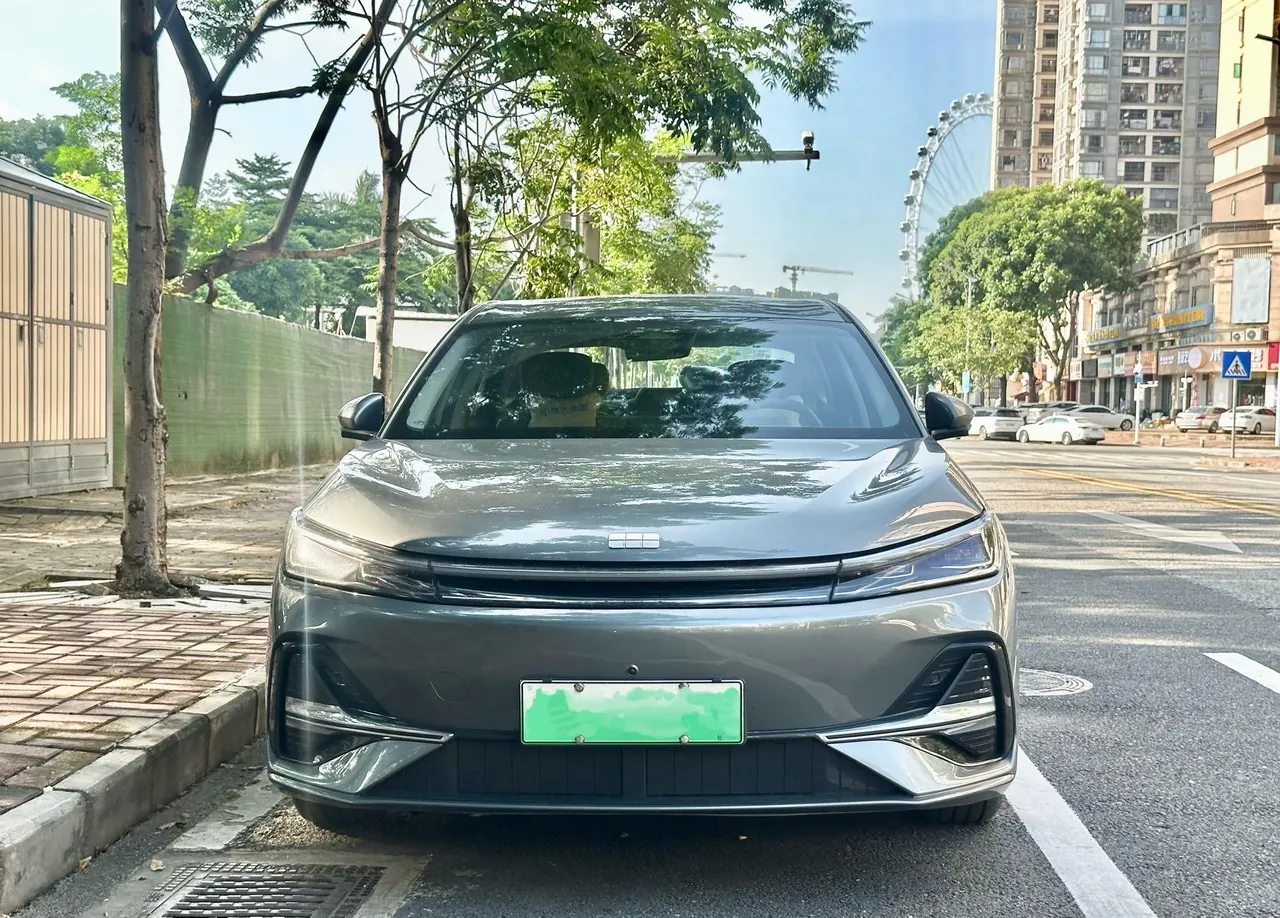 Geely Galaxy 2025 A7 EM-i 1.5 70km Premium Edition Automatic Gear 2