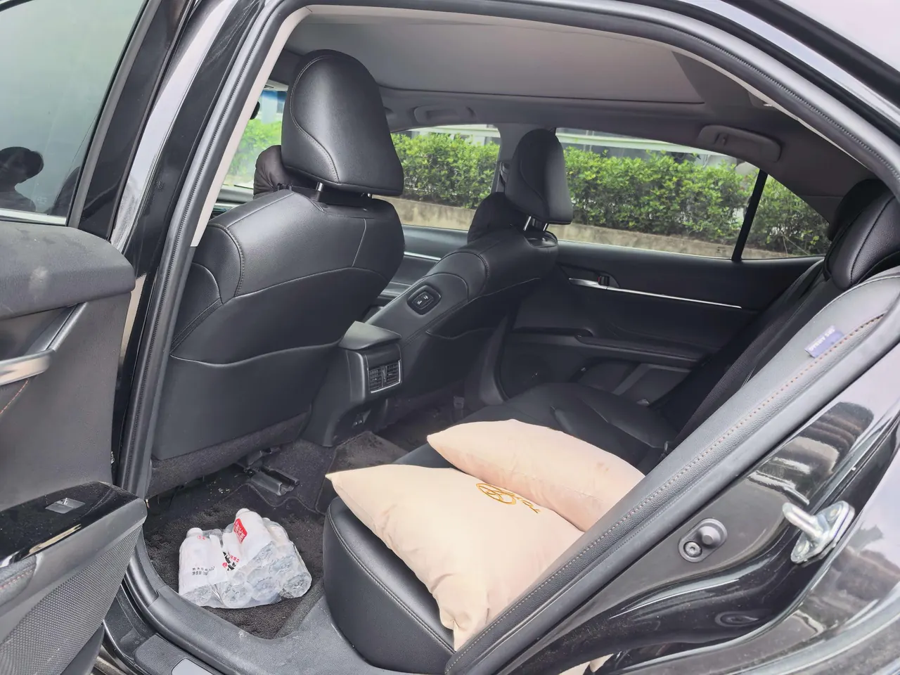 Toyota 2023 Camry 2.5G Deluxe Edition Automatic Gear 2