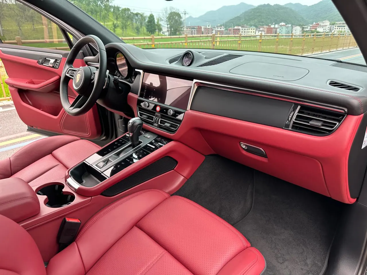 Porsche Macan (Imported) 2024 Macan 2.0T Automatic Gear 9