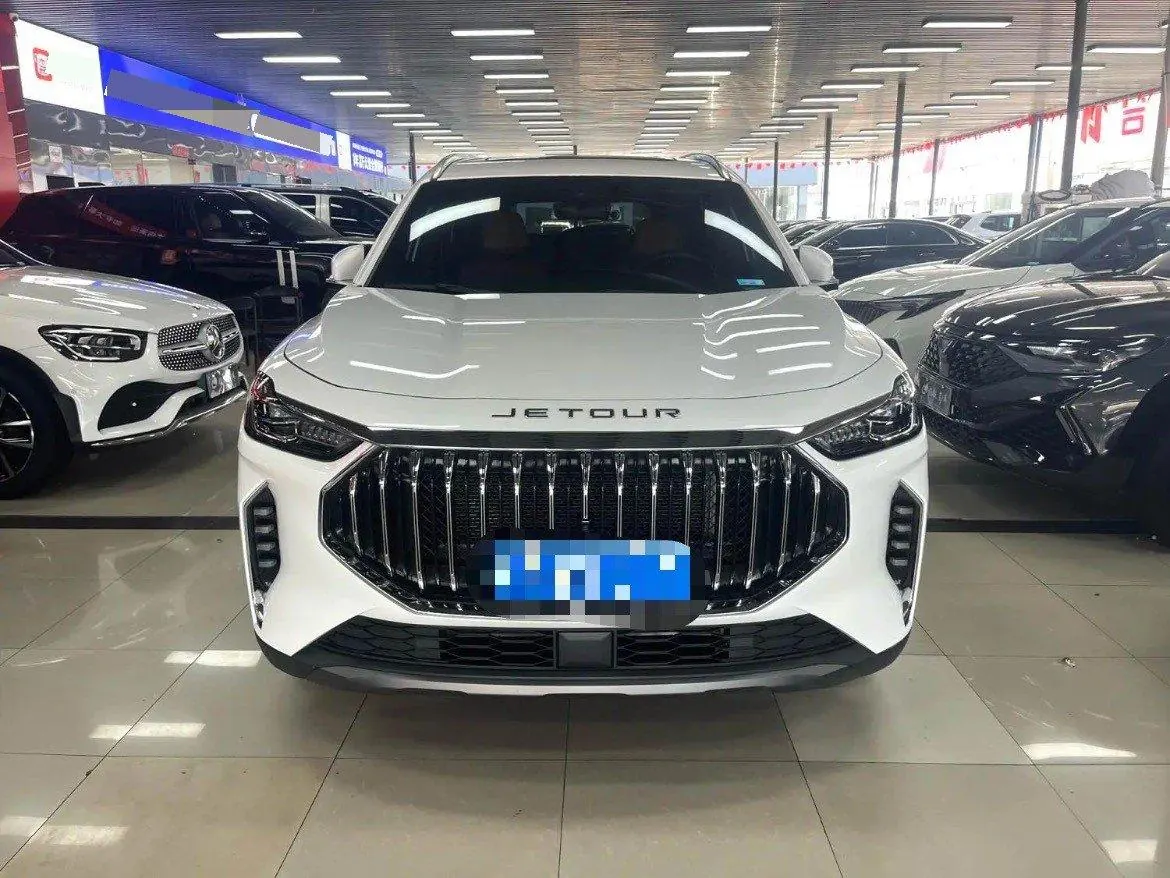 Jetour 2024 X70 PLUS 1.5T Champion Edition MAX5 Automatic Gear 2