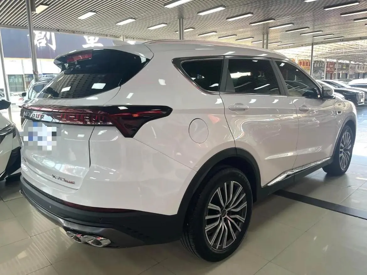 Jetour 2024 X70 PLUS 1.5T Champion Edition MAX5 Automatic Gear 4