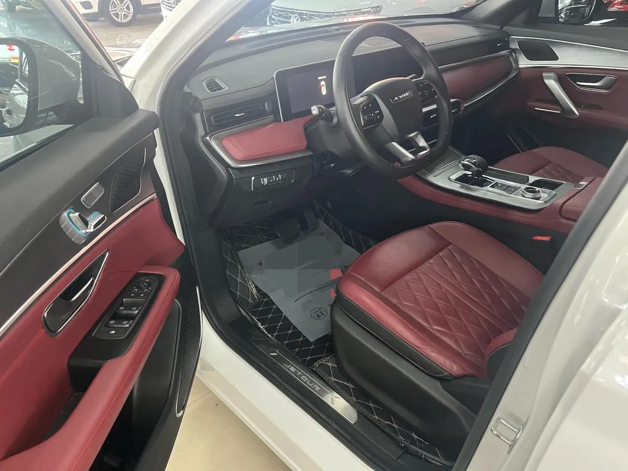 Jetour 2024 X70 PLUS 1.5T Champion Edition MAX5 Automatic Gear 5