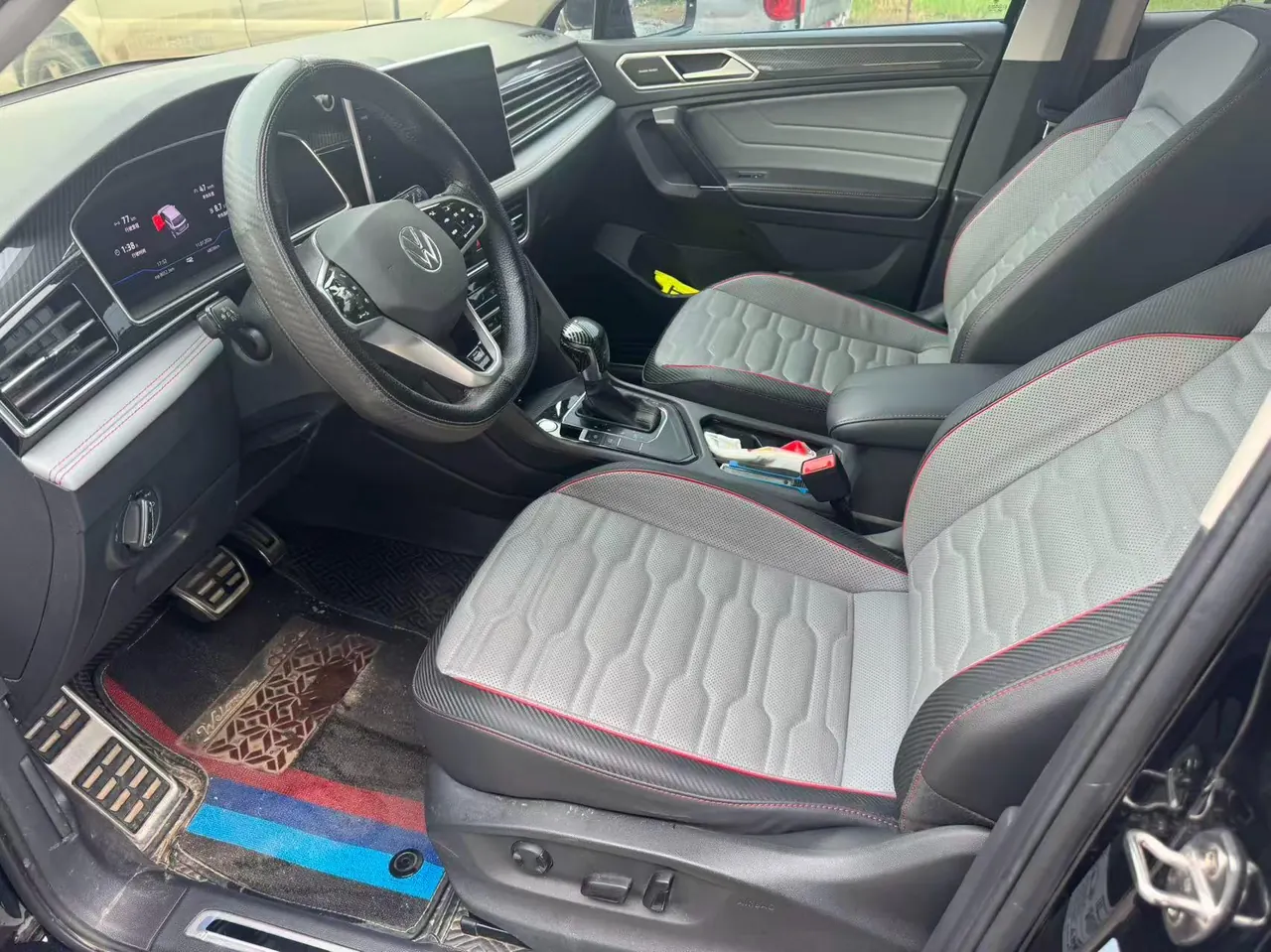 Volkswagen 2022 Tiguan L R-Line 2.0TSI 330TSI Two-Drive R-Line Ultimate Automatic Gear 4