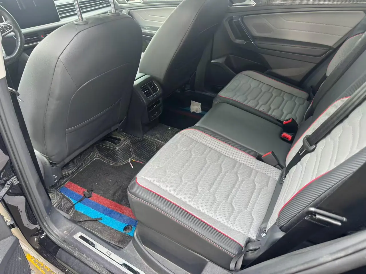 Volkswagen 2022 Tiguan L R-Line 2.0TSI 330TSI Two-Drive R-Line Ultimate Automatic Gear 5