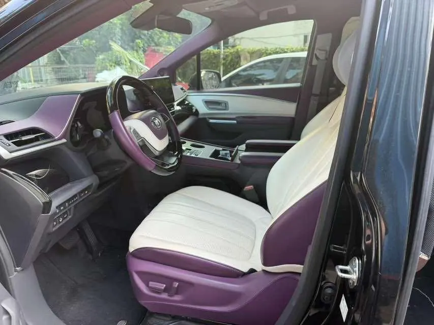 Toyota 2024 Grevia HYBRID 2.5 Stepless Comfort Edition Automatic Transmission 2