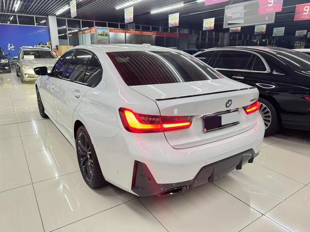 BMW 3 Series 2024 325Li 2.0T M Sports Obsidian Night Suit Automatic Gear 9