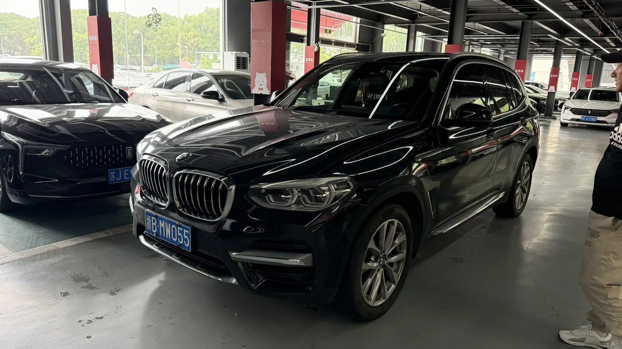 Открыть галерею: BMW 2020 X3 xDrive25i 2.0T luxury set automatic gear