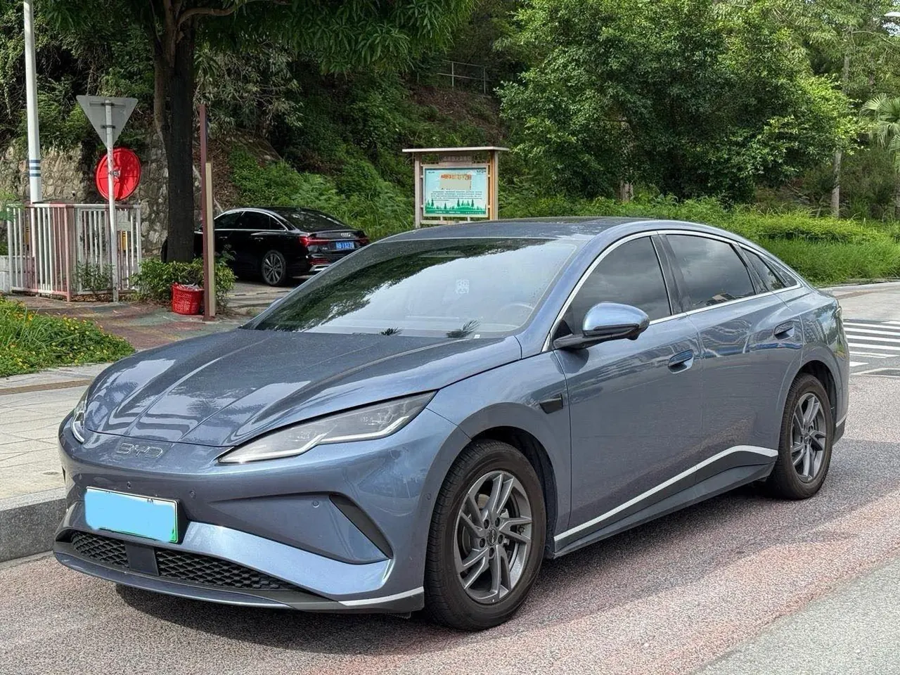 BYD 2025 Seal 06 EV 470KM Honorable Automatic Gear - View 1