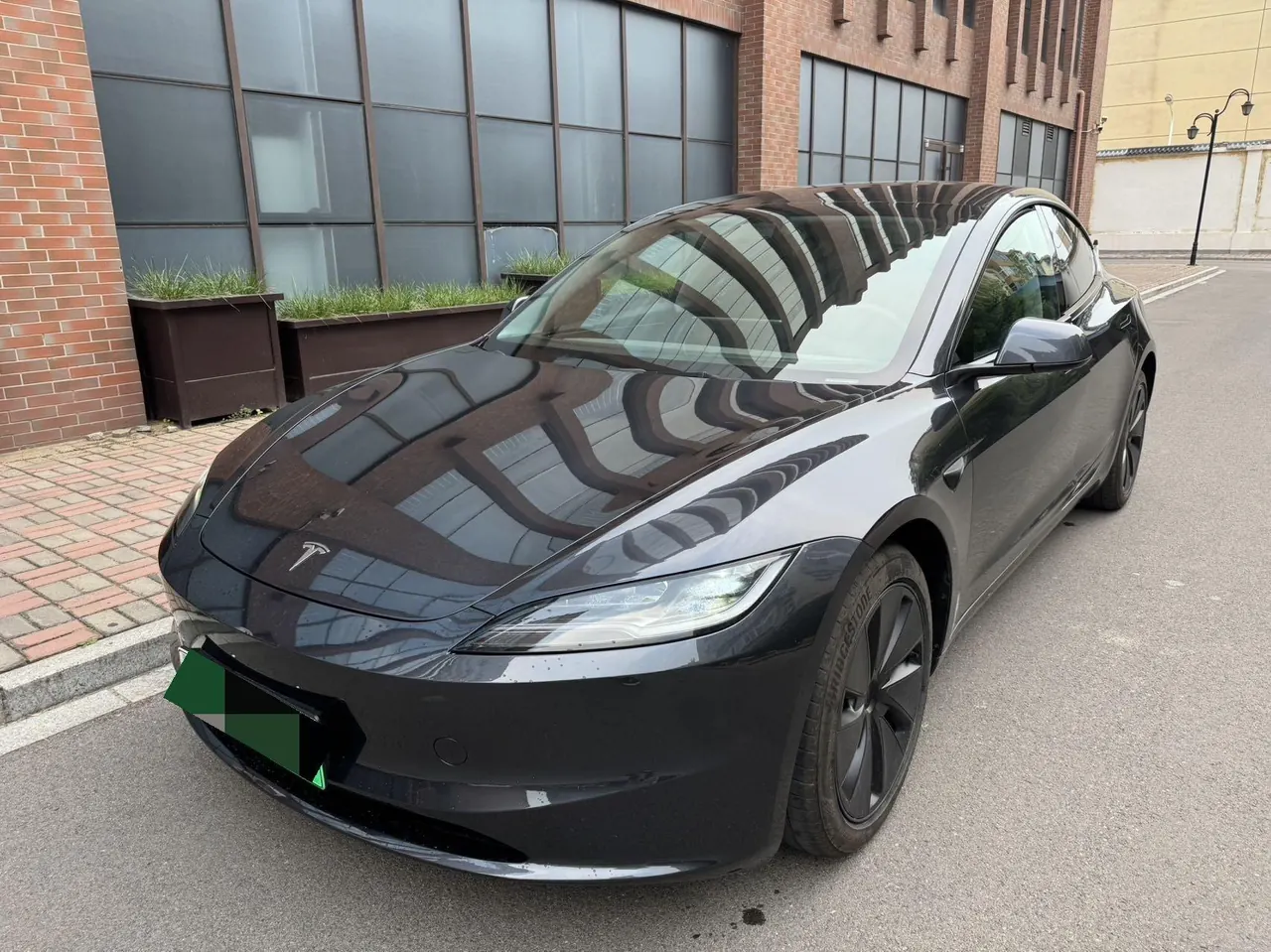 Tesla 2025 Model 3 rear-wheel drive version of automatic transmission - View 1