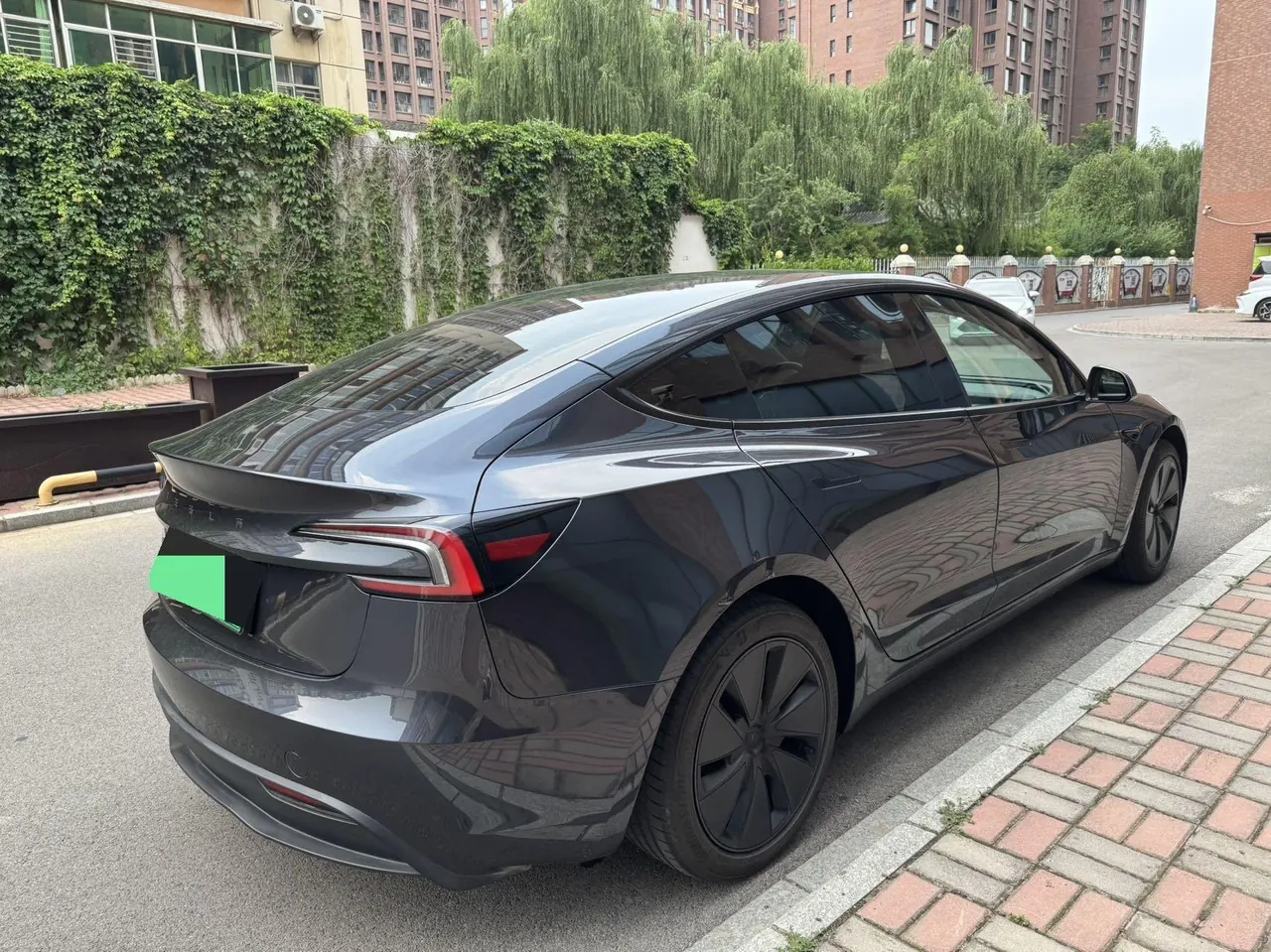 Tesla 2025 Model 3 rear-wheel drive version of automatic transmission 3