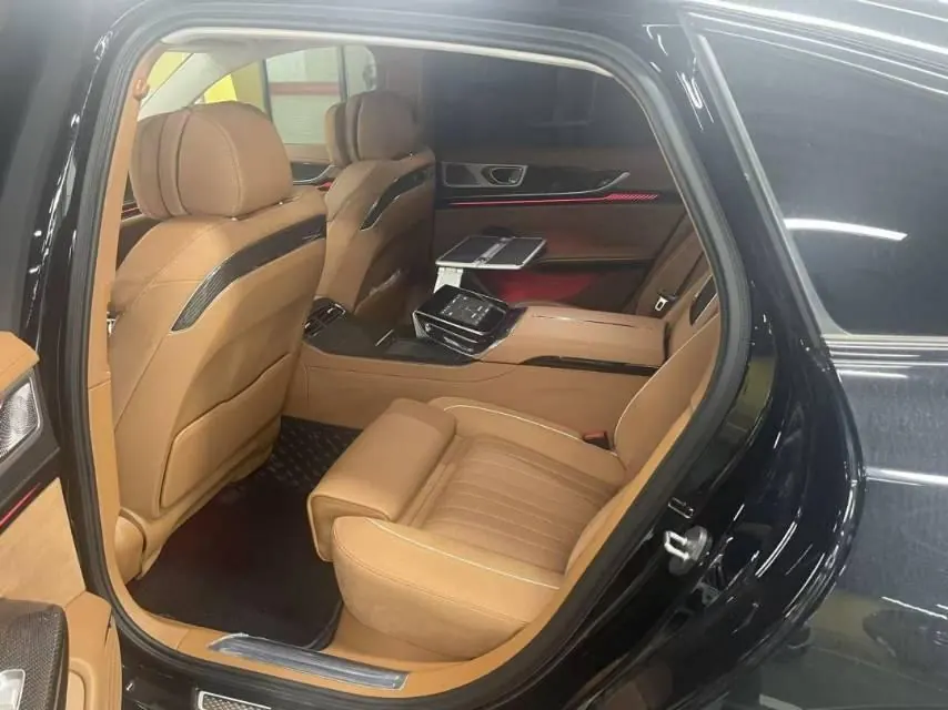 HongQi 2024 H9 3.0T Flag Collar Four-wheel Drive Private Fashion Edition Automatic Gear 7