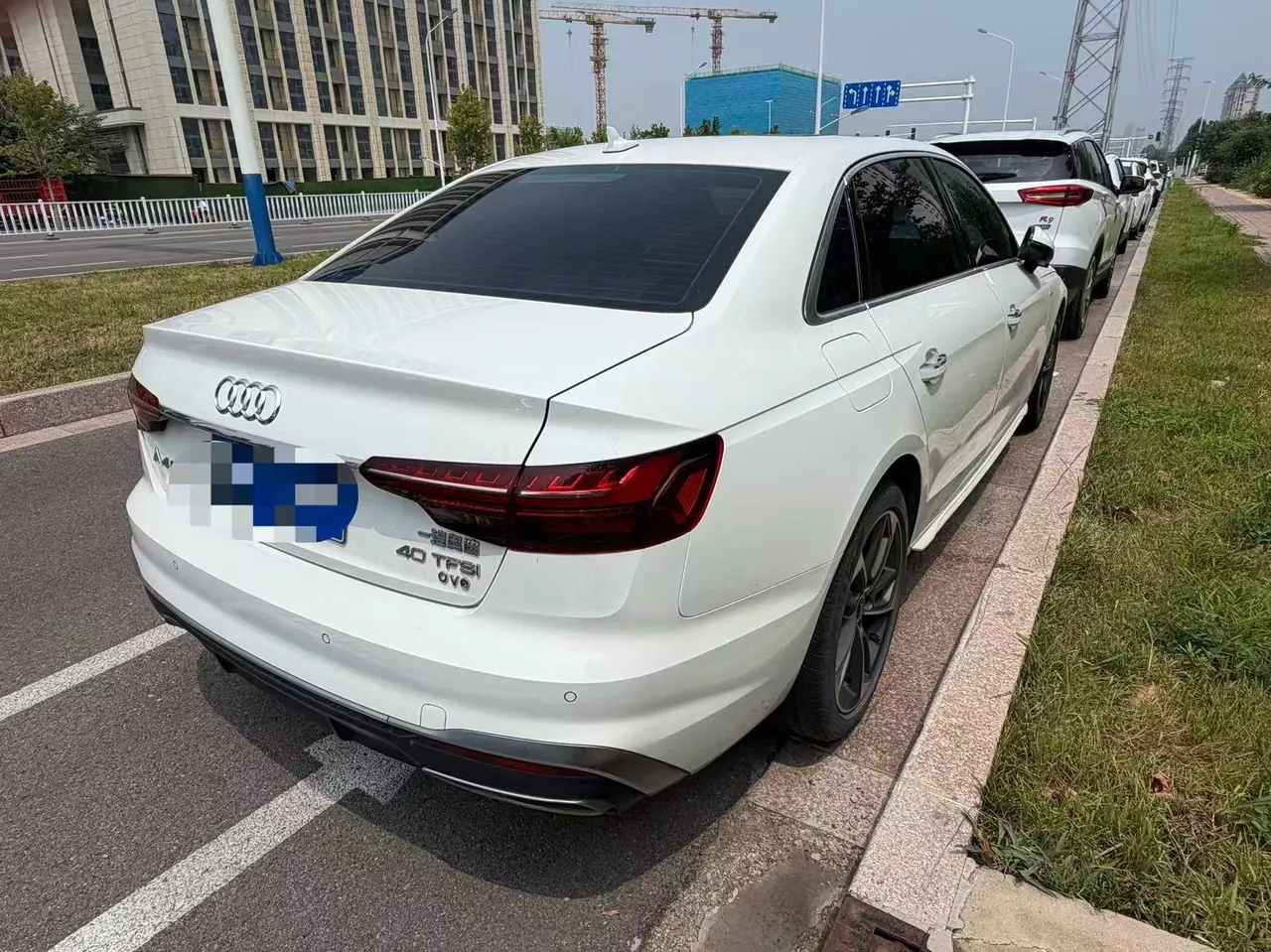 Audi 2022 A4L 2.0TFSI 40TFSI Fashion Dynamic Automatic 3