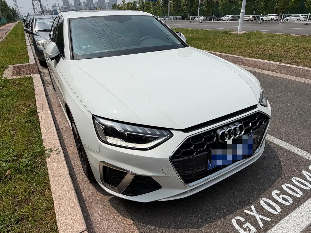 Audi 2022 A4L 2.0TFSI 40TFSI Fashion Dynamic Automatic 5