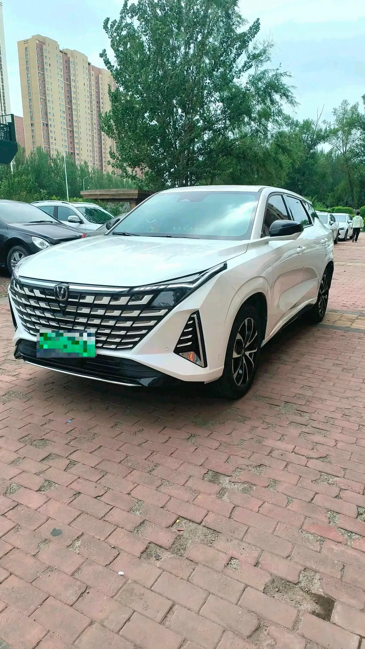 Open image lightbox: ChangAn 2024 UNI-Z Zhidian iDD 1.5 Stepless 125km Exceed Automatic Transmission