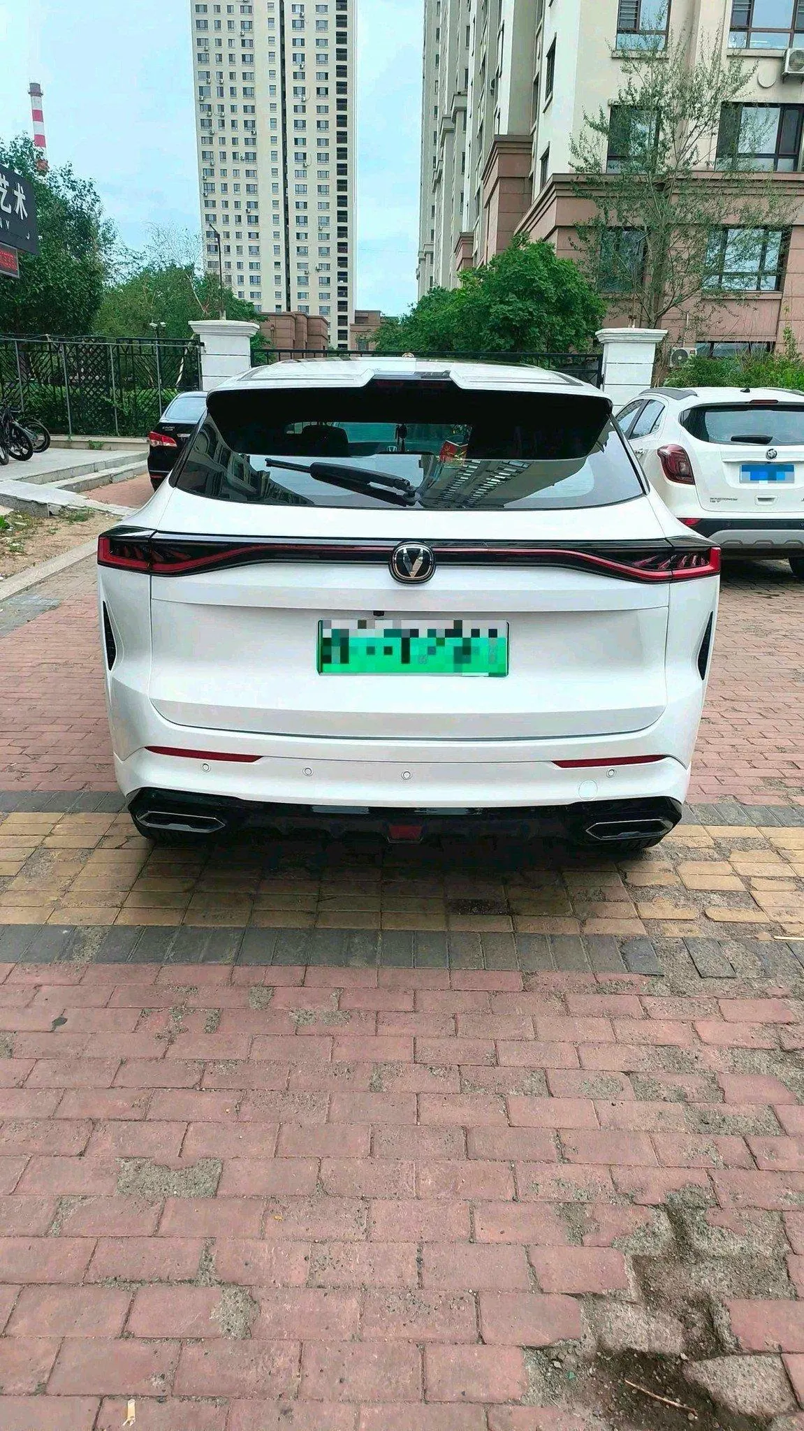 ChangAn 2024 UNI-Z Zhidian iDD 1.5 Stepless 125km Exceed Automatic Transmission 4
