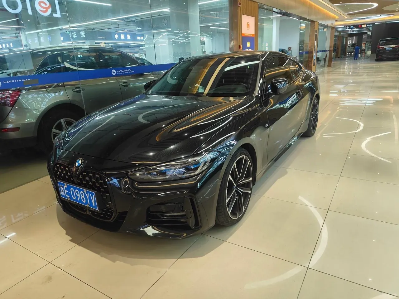 Открыть галерею: BMW 4 Series (Imported) 2022 430i Coupe 2.0T M Sports Obsidian Night Kit (Changed to 2) Automatic Gear