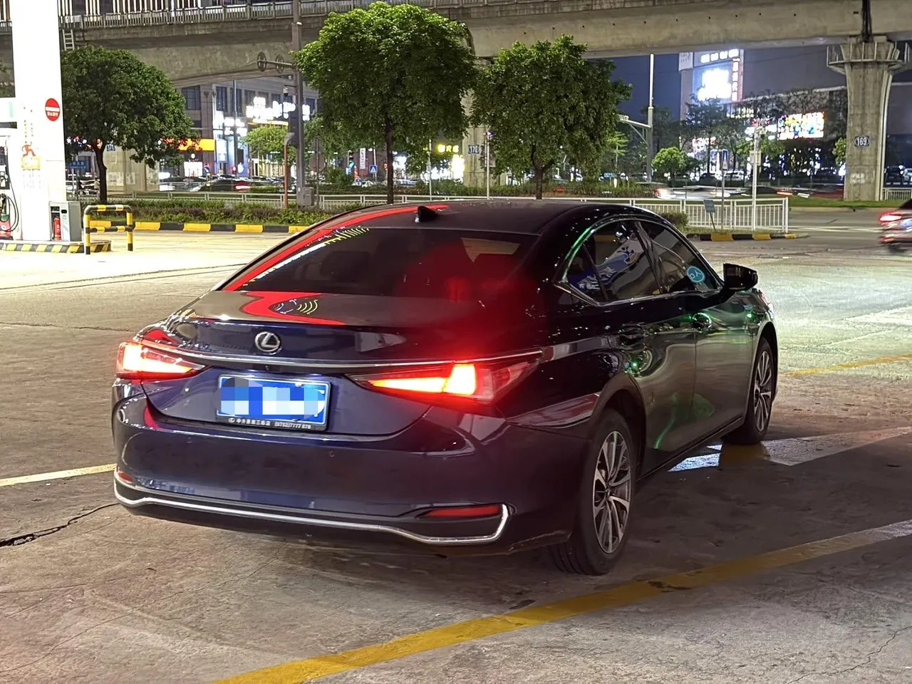 Lexus ES (Imported) 2022 ES200 2.0 Stepless Premium Edition Automatic Gear 2