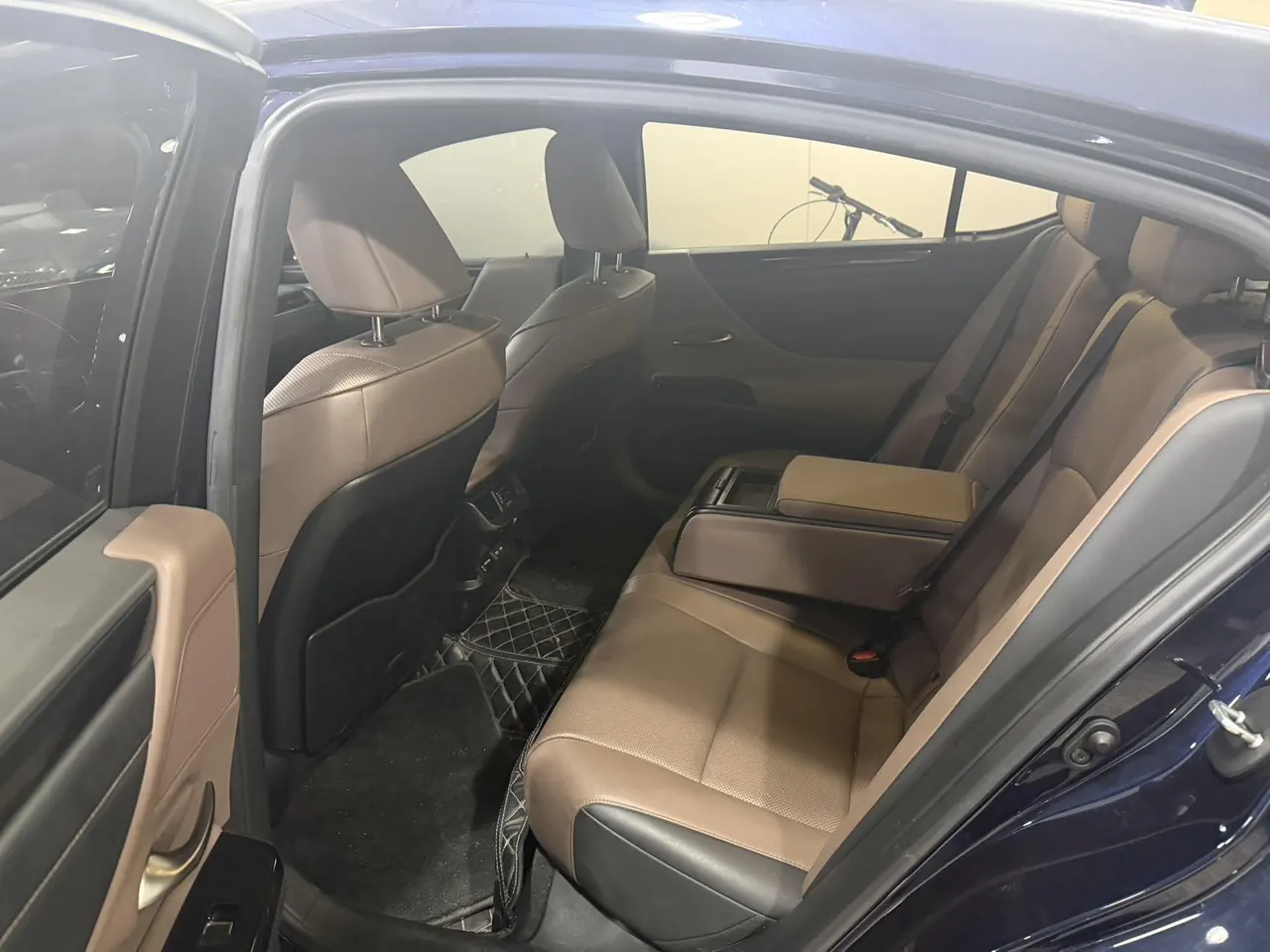 Lexus ES (Imported) 2022 ES200 2.0 Stepless Premium Edition Automatic Gear 5