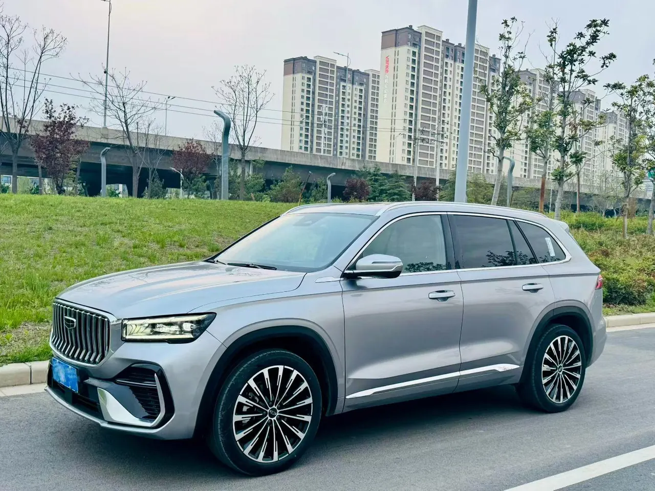 Open image lightbox: Geely 2026 XingyueL (Monjaro) 2.0TD Oriental Obsidian Star Edition Automatic Gear