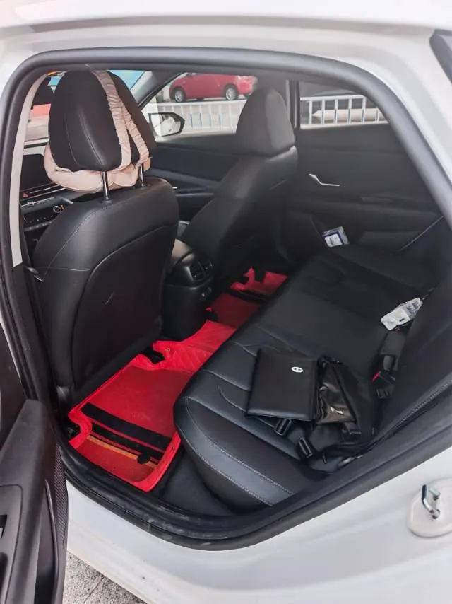 Hyundai 2023 Elantra -3-compartment 1.5 stepless LUX premium automatic gear 3