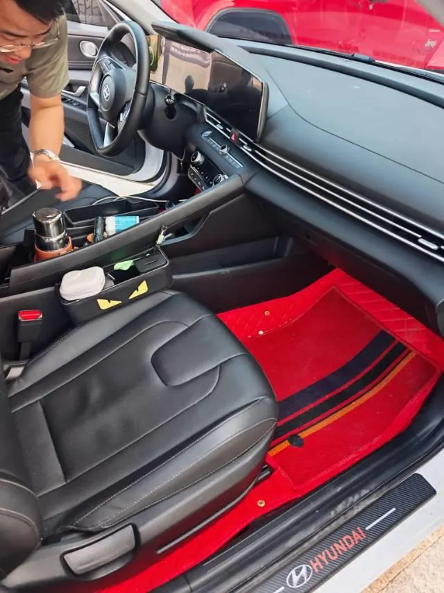 Hyundai 2023 Elantra -3-compartment 1.5 stepless LUX premium automatic gear 5