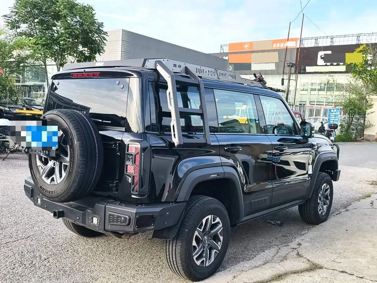 Beijing 2023 BJ40 2.0T 4-wheel drive city hunter version chivalrous automatic gear 10