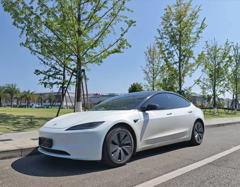 Tesla 2023 Model 3 Rejuvenation Edition Rear Wheel Drive Automatic Transmission - View 1
