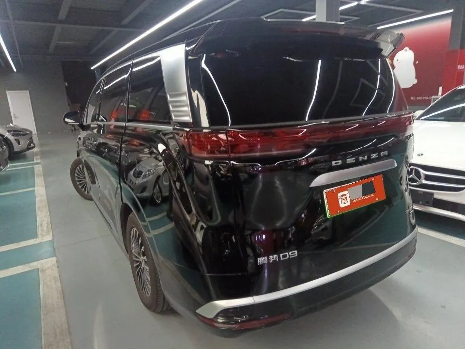Denza 2025 Denza D9 DM-i 1.5T stepless four-wheel drive automatic gear 6