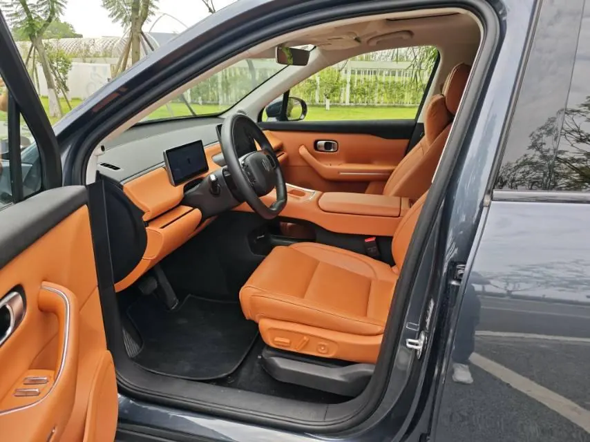 Leapmotor 2026 C 16 280 Laser Radar Zhizun Edition 6-seat Automatic Gear 4