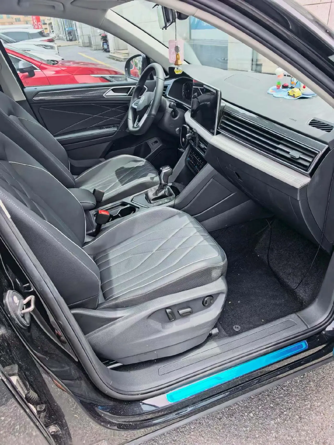 Volkswagen 2024 Tiguan L R-Line 2.0TSI 330TSI Two‑wheel‑drive R‑Line Dragon Glory Edition Automatic 6