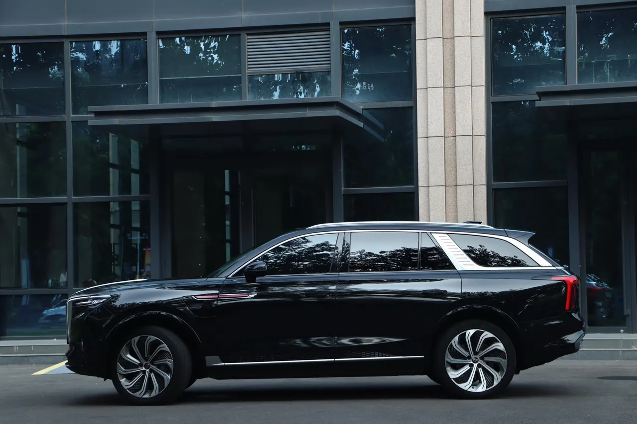 HongQi 2021 E-HS9 flag, collar 4 automatic gear 3