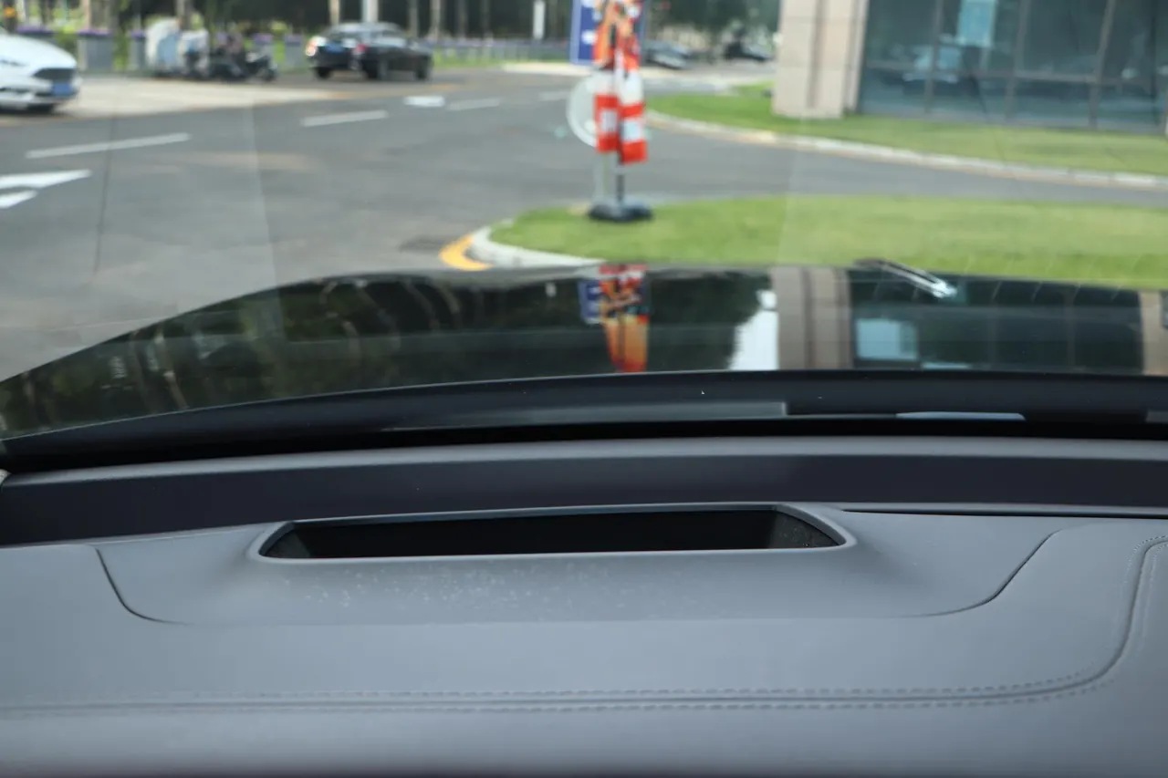 HongQi 2021 E-HS9 flag, collar 4 automatic gear 5