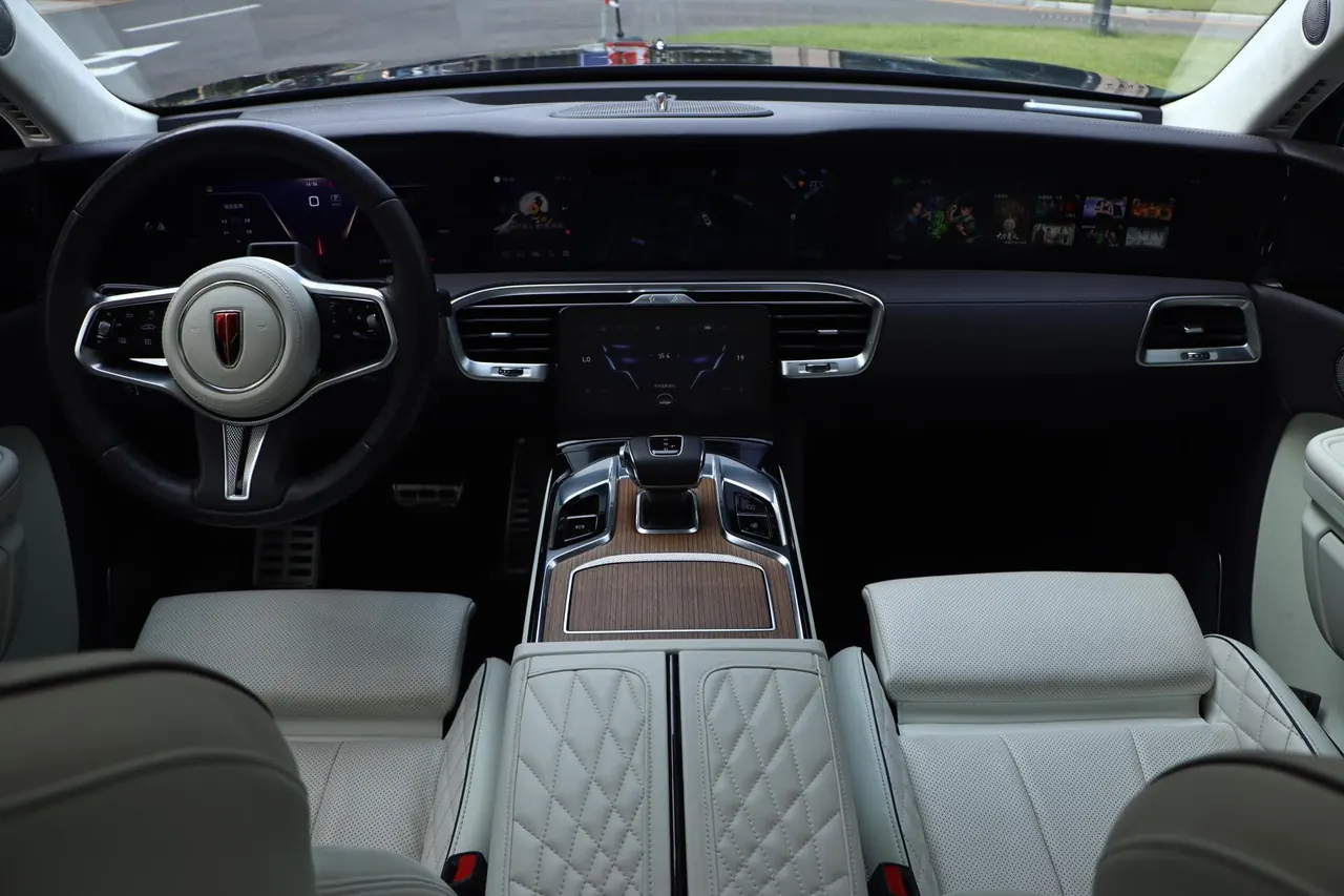 HongQi 2021 E-HS9 flag, collar 4 automatic gear 7