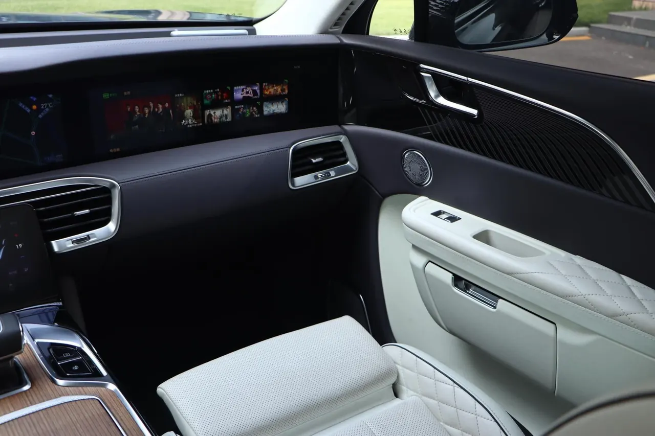 HongQi 2021 E-HS9 flag, collar 4 automatic gear 8