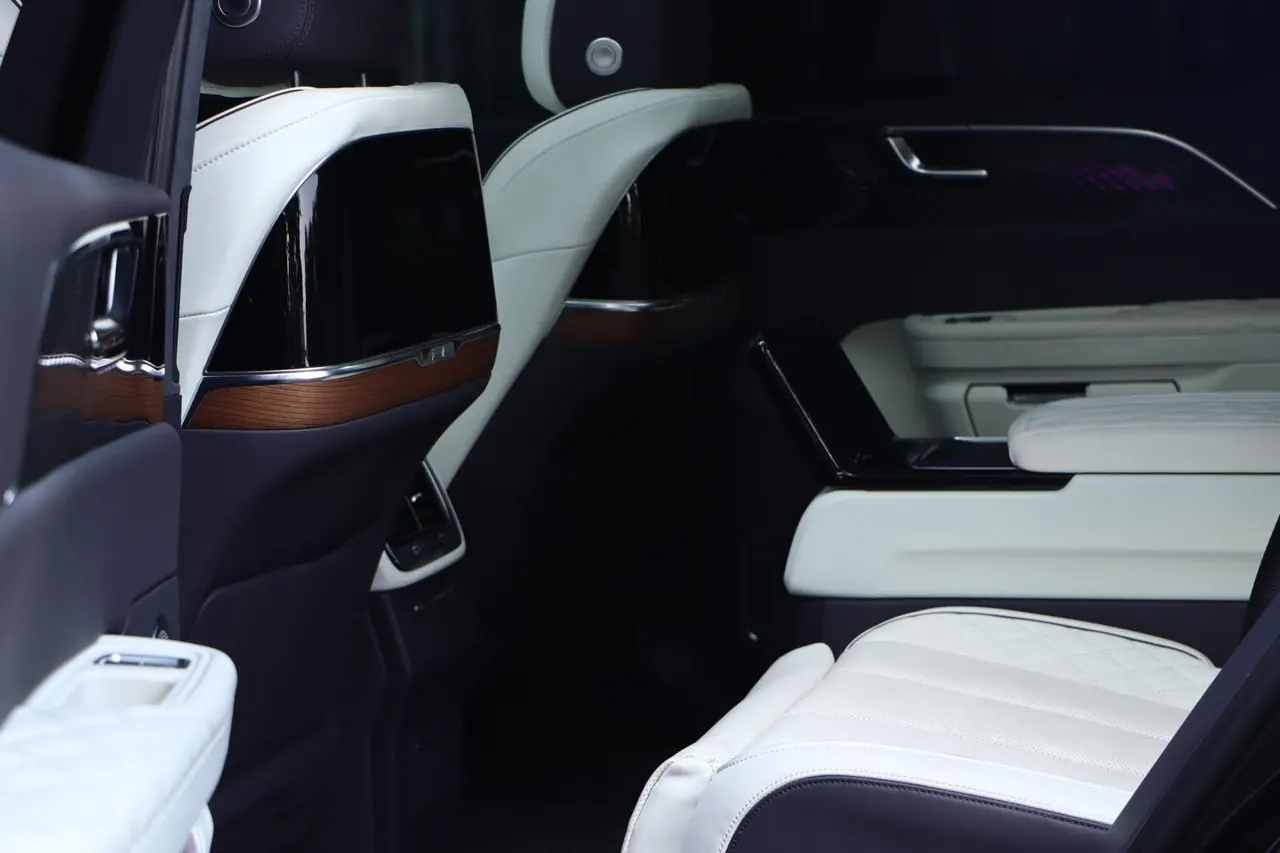 HongQi 2021 E-HS9 flag, collar 4 automatic gear 9
