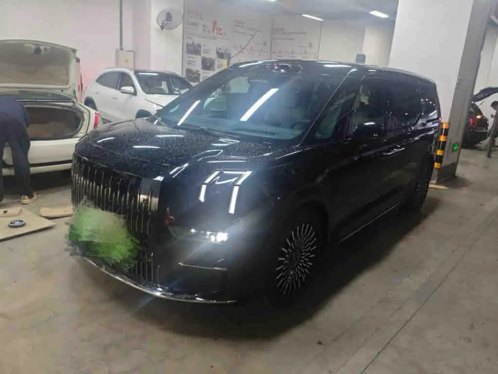 Zeekr 2024 Zeekr 009 six-seat executive version four-wheel drive 108kWh automatic gear - View 1