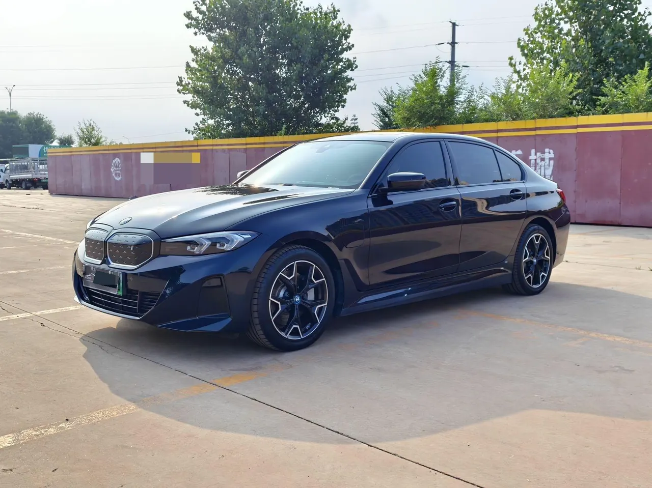 BMW 2024 i3 eDrive 40 L obsidian night suit automatic gear - View 1