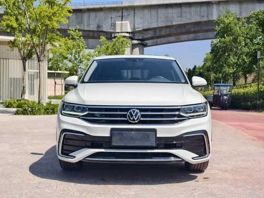 Volkswagen 2024 Tiguan L R-Line 2.0TSI 330TSI Two-Drive R-Line Overdrive Automatic Gear 2