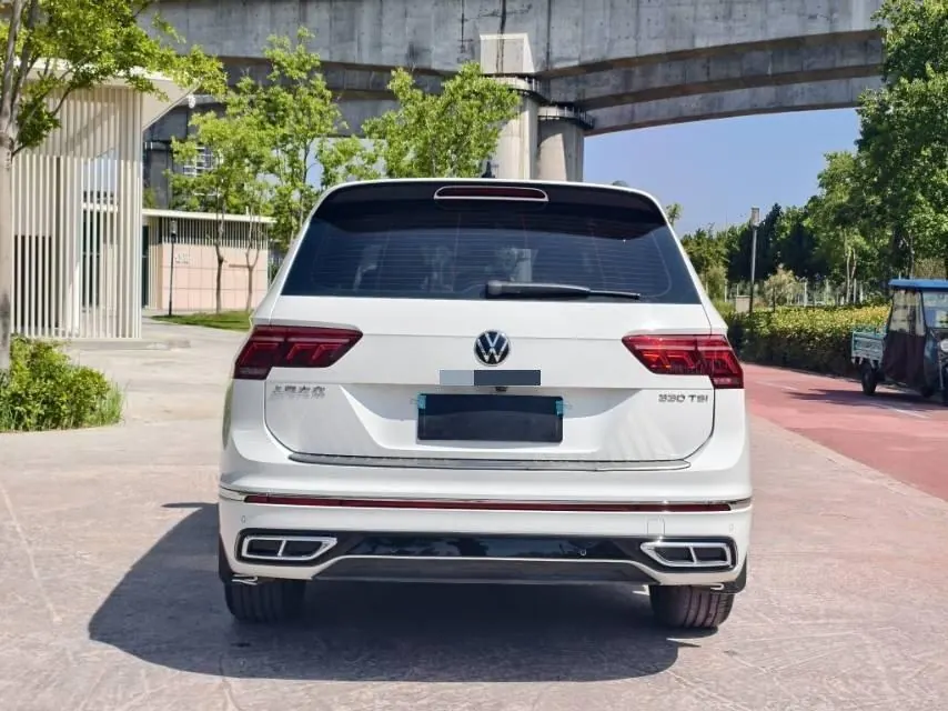 Volkswagen 2024 Tiguan L R-Line 2.0TSI 330TSI Two-Drive R-Line Overdrive Automatic Gear 5
