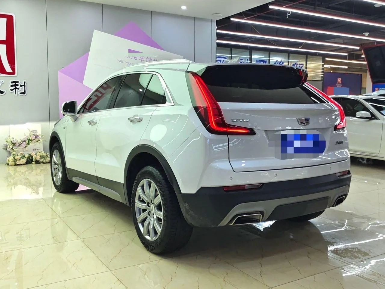 Cadillac 2020 XT4 2.0T 28T Two-Drive Leading Automatic Gear 9