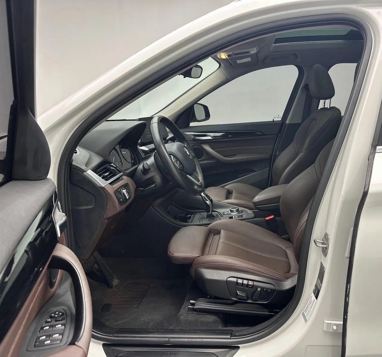 BMW 2020 X1 sDrive25Li 2.0T Leading Automatic Gear 5