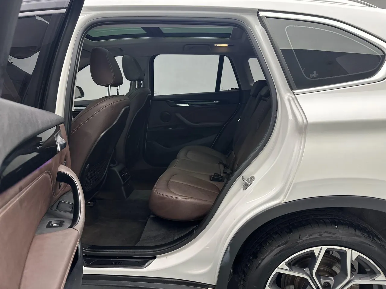 BMW 2020 X1 sDrive25Li 2.0T Leading Automatic Gear 7