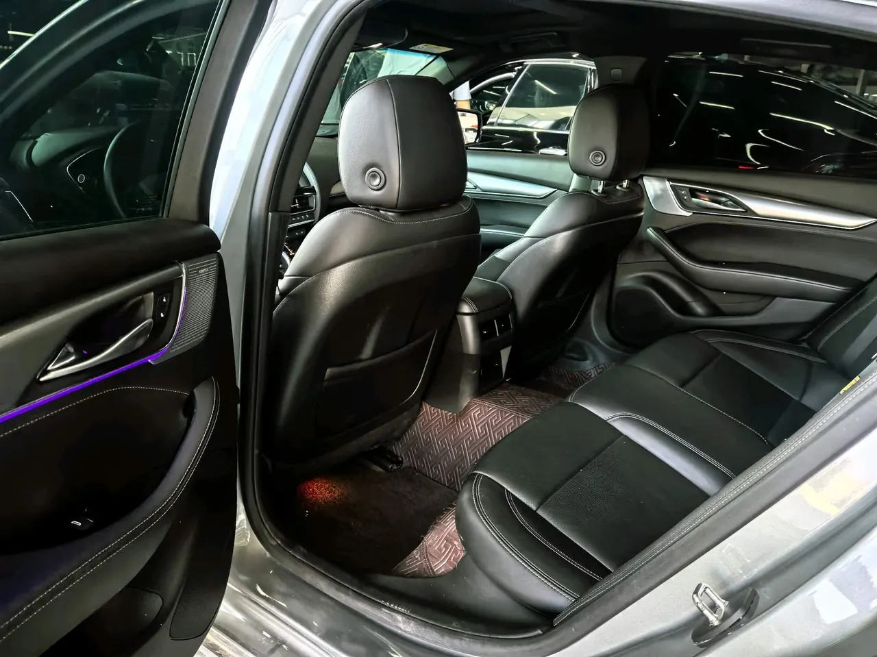 Cadillac 2023 CT5 2.0T 28T Luxury (Standard Edition) Automatic Gear 2