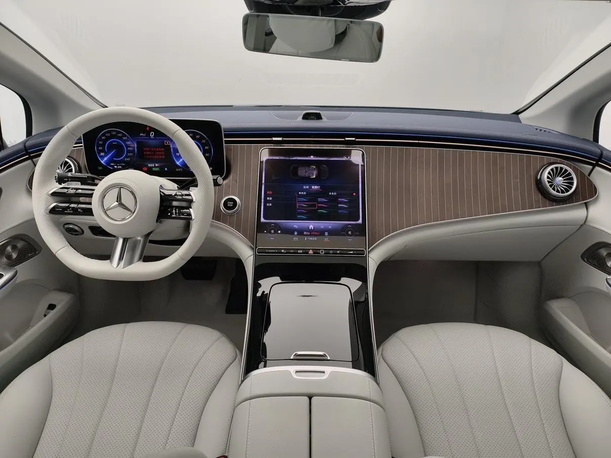 Mercedes Benz 2025 EQE 500 4MATIC EQE 500 4MATIC Pioneer Edition Automatic Gear 6