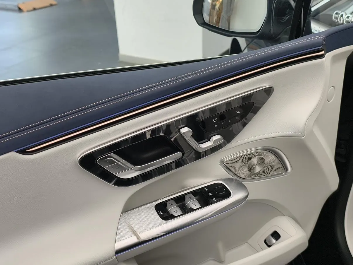 Mercedes Benz 2025 EQE 500 4MATIC EQE 500 4MATIC Pioneer Edition Automatic Gear 7