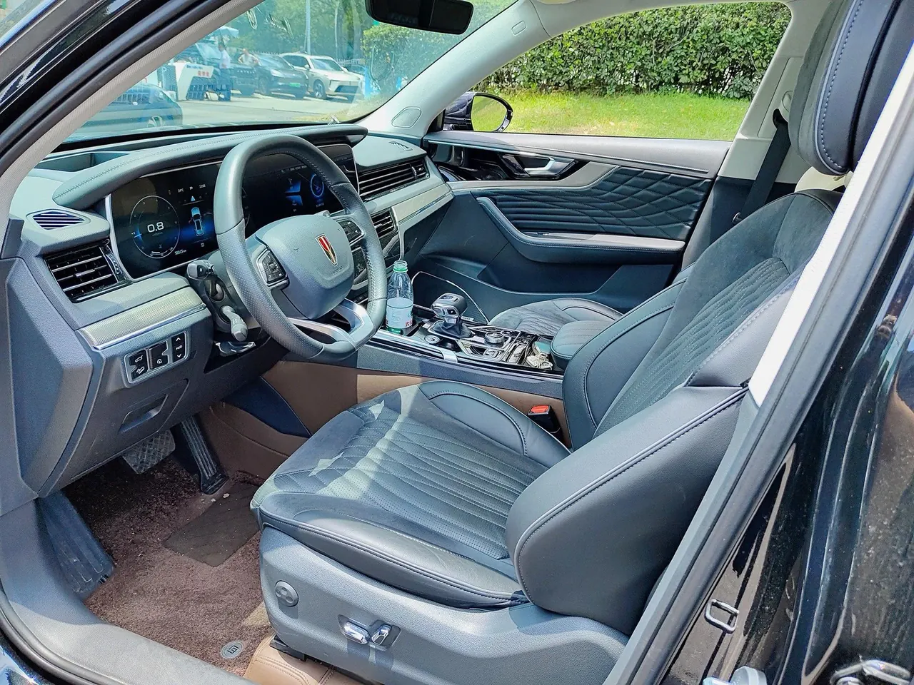 HongQi 2022 HS5 2.0T Zhilian Flag Yue Edition Automatic Gear 4