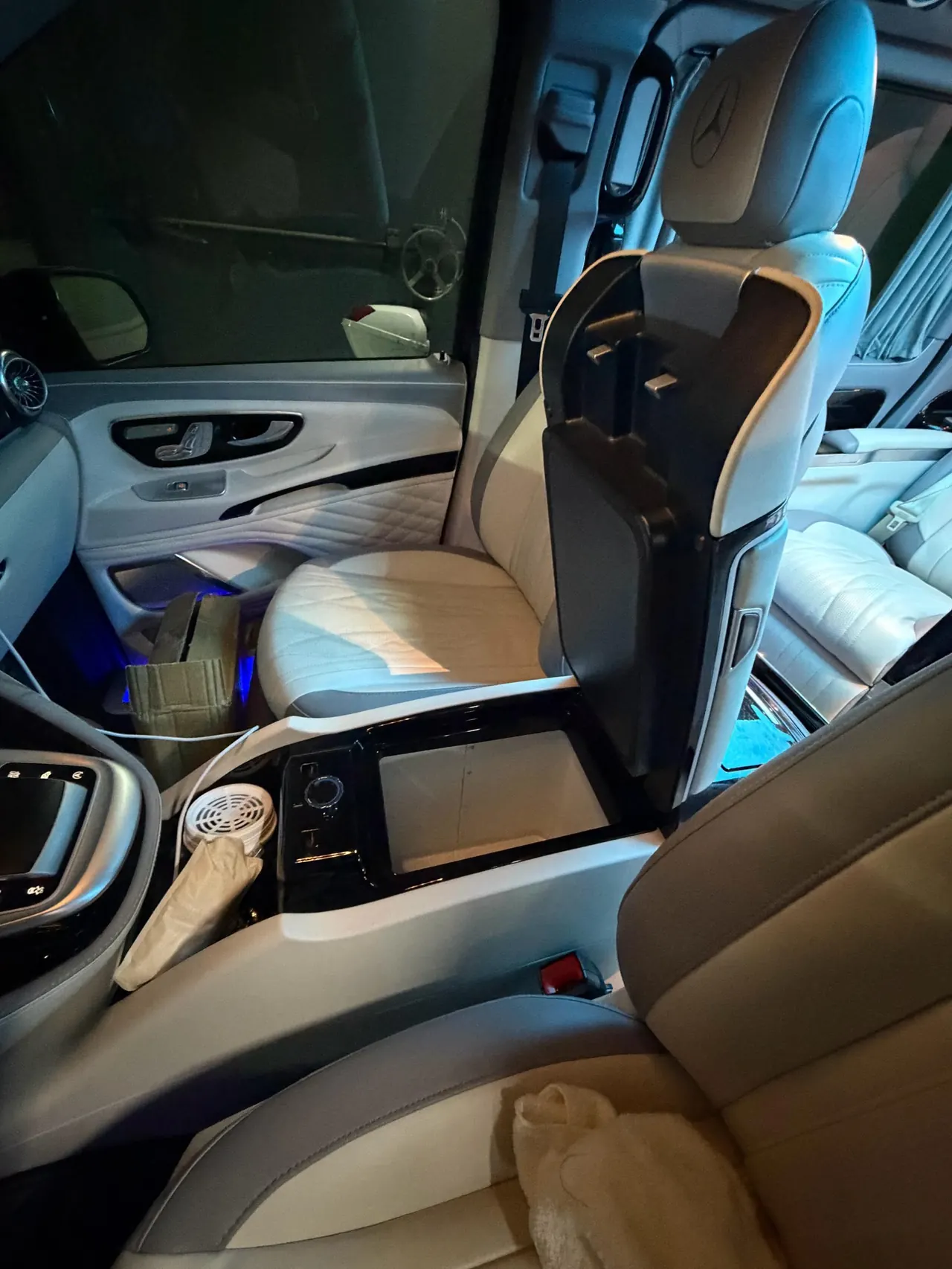 Mercedes Benz V 2022V 260 L 2.0T Premium Edition Automatic Gear 8