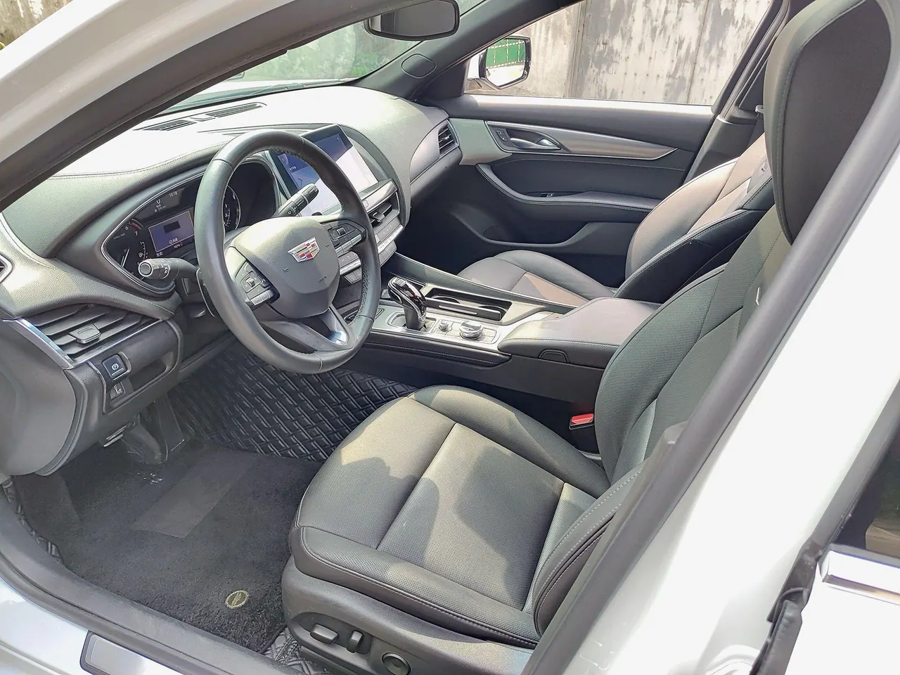 Cadillac 2023 CT5 2.0T 28T fashion automatic gear 5