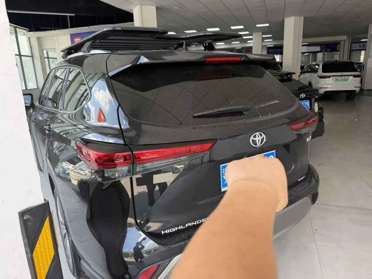 Toyota 2022 Highlander 2.0T 380T 4-wheel drive premium version 7-seat automatic gear 4