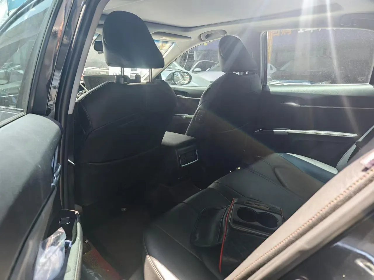 Toyota 2021 Camry 2.5G Deluxe Edition Automatic Gear 3